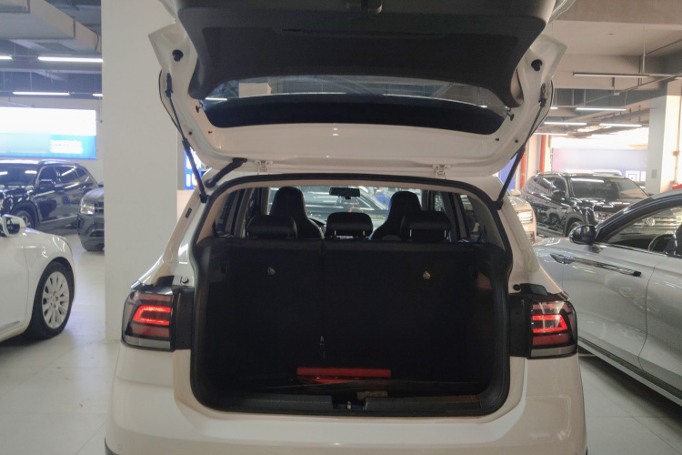 Volkswagen T-Cross 2020 car image #21