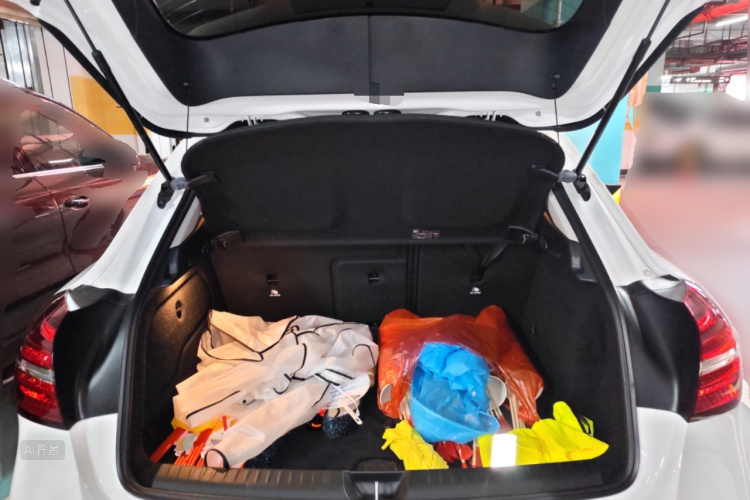 Mercedes-Benz GLA Class 2019 immagine di auto #21