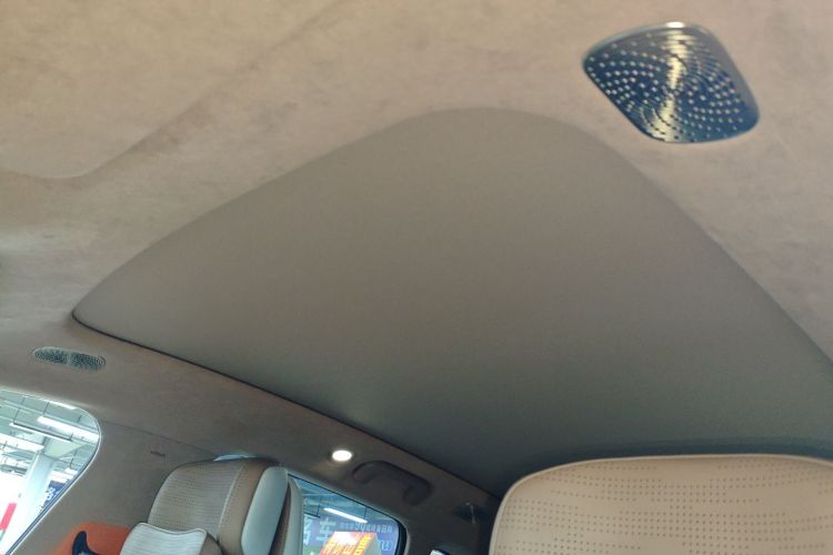 Avatr 07 2024 immagine di auto #21