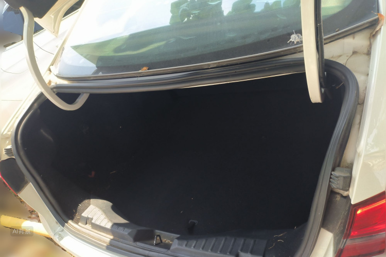 Ford Escort 2016 car image #21