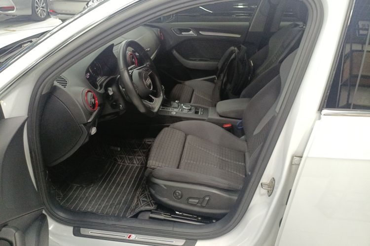 Audi A3 2019 car image #21