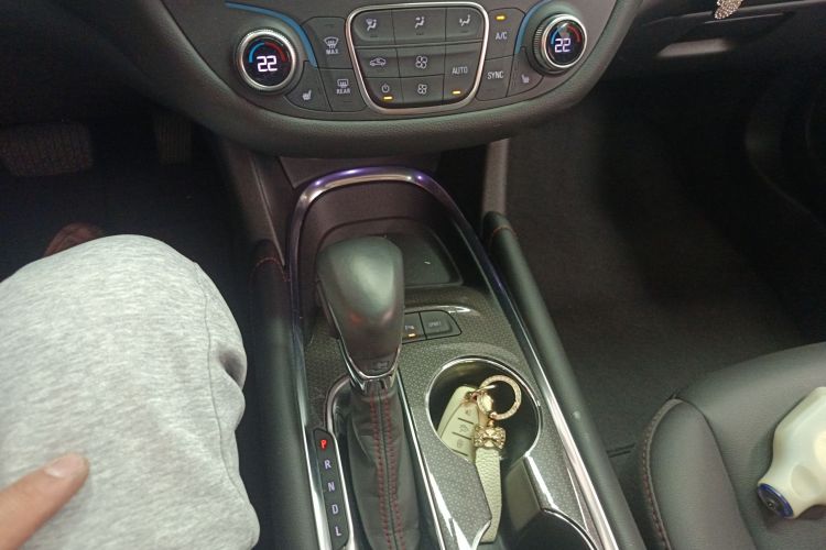 Chevrolet Malibu XL 2022 immagine di auto #21