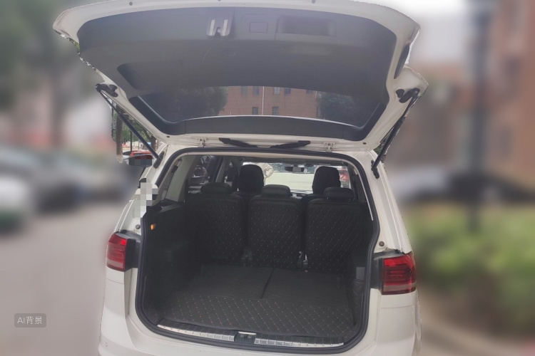 Volkswagen Touran 2017 immagine di auto #21