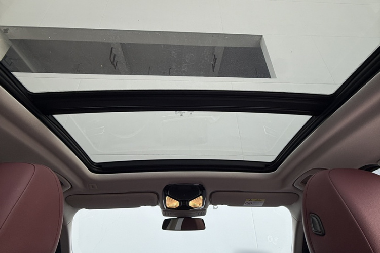 BMW iX3 2023 immagine di auto #21