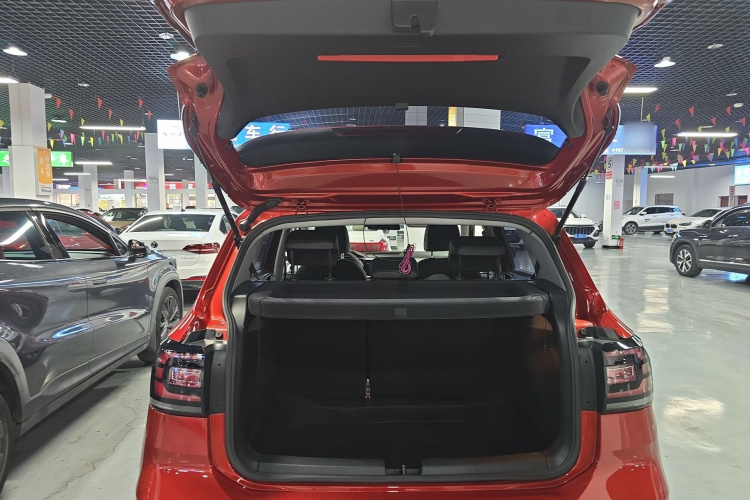 Volkswagen Tacqua 2021 car image #21