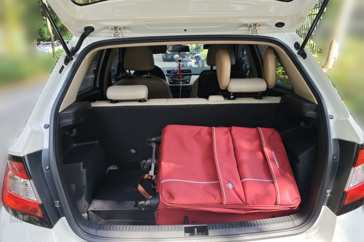 Skoda Fabia 2015 image de voiture #21