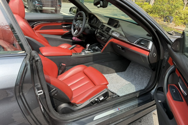 BMW M4 2018 imagem de carro #21