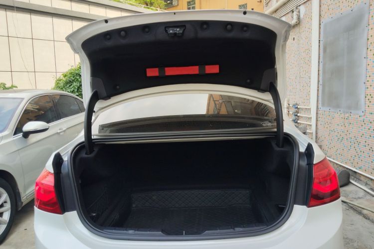 BMW 1 Series 2018 immagine di auto #21