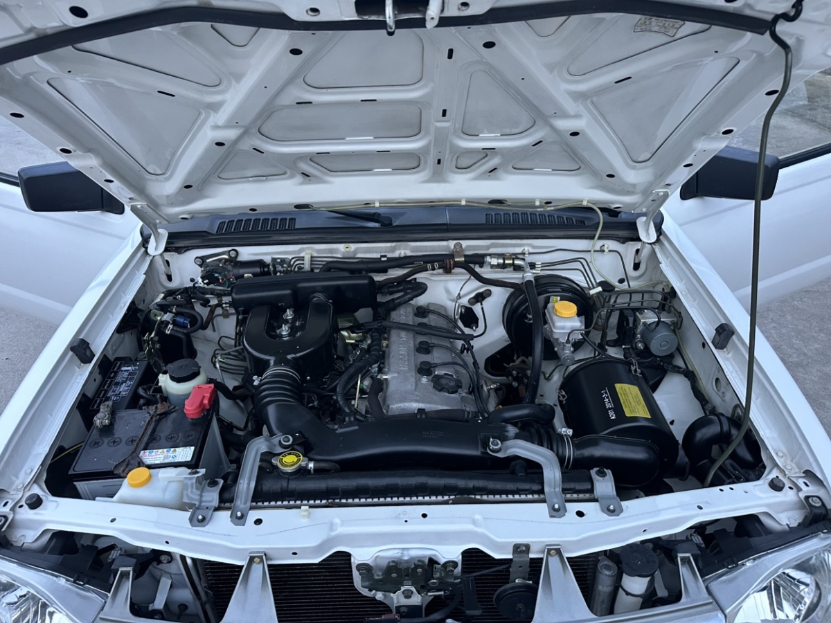 Nissan D22 2016 car image #21