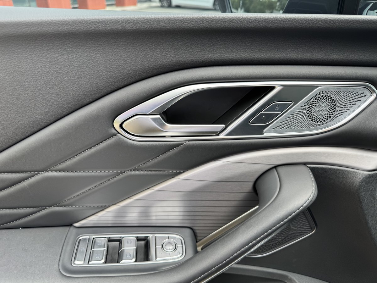 HongQi HS7 PHEV 2024 #21 HongQi HS7 PHEV 2024 car image #21