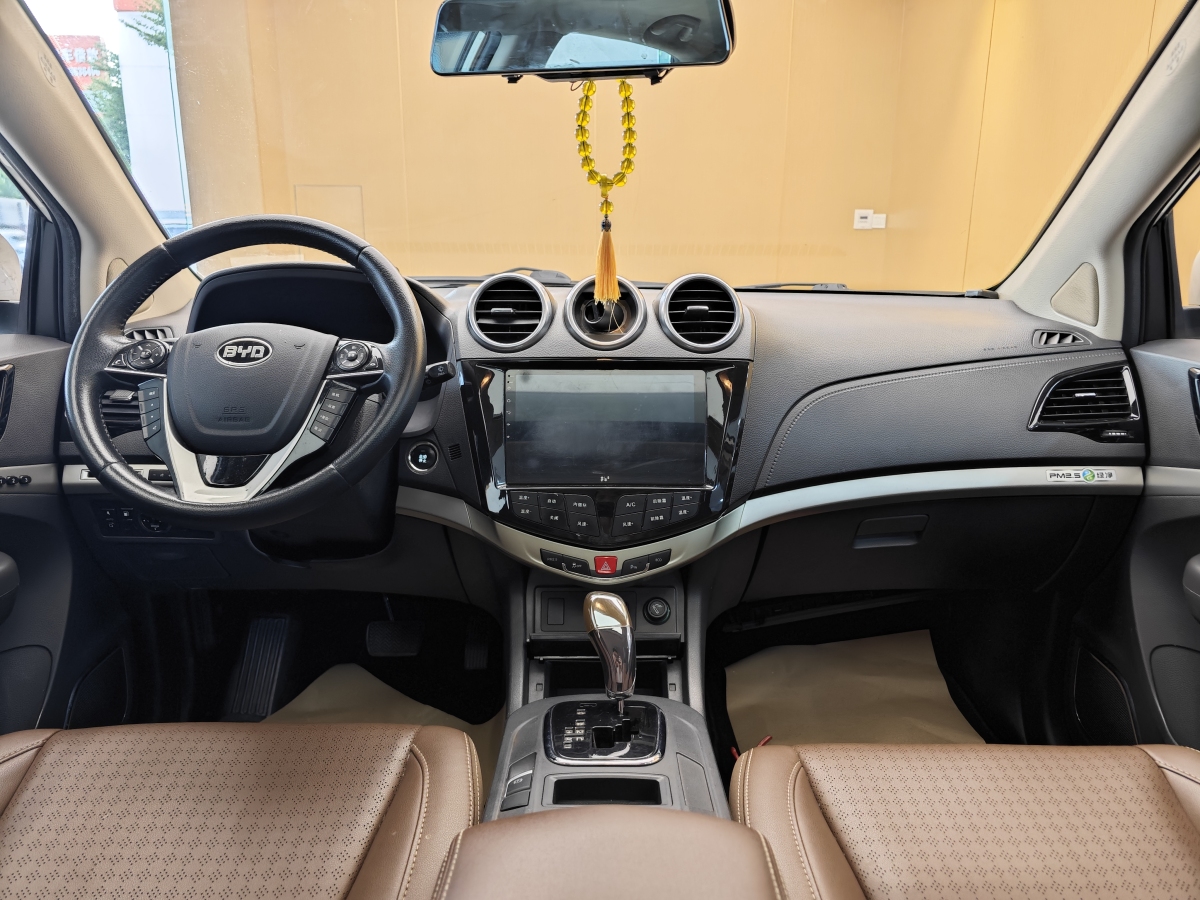 BYD S7 2015 car image #21