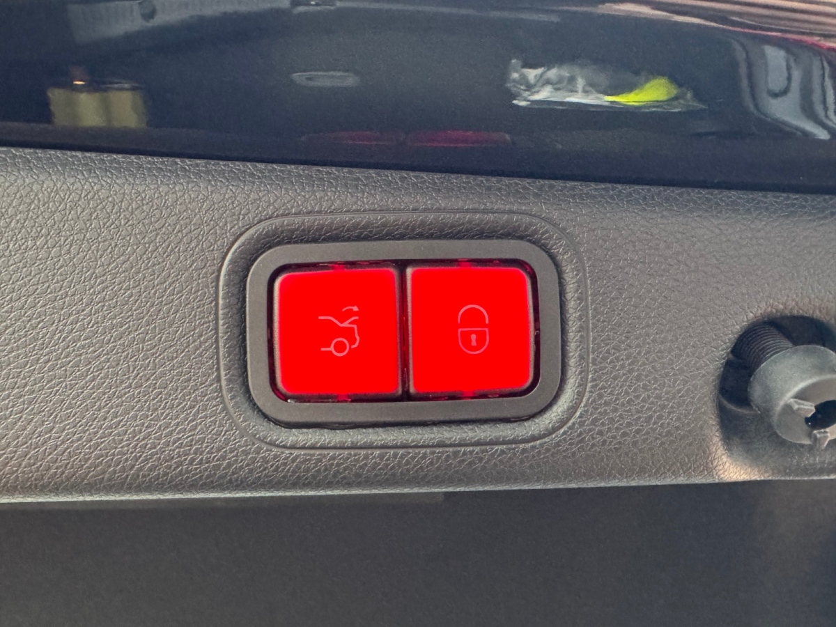 Mercedes-Benz E Class (Imported) 2022 car image #21