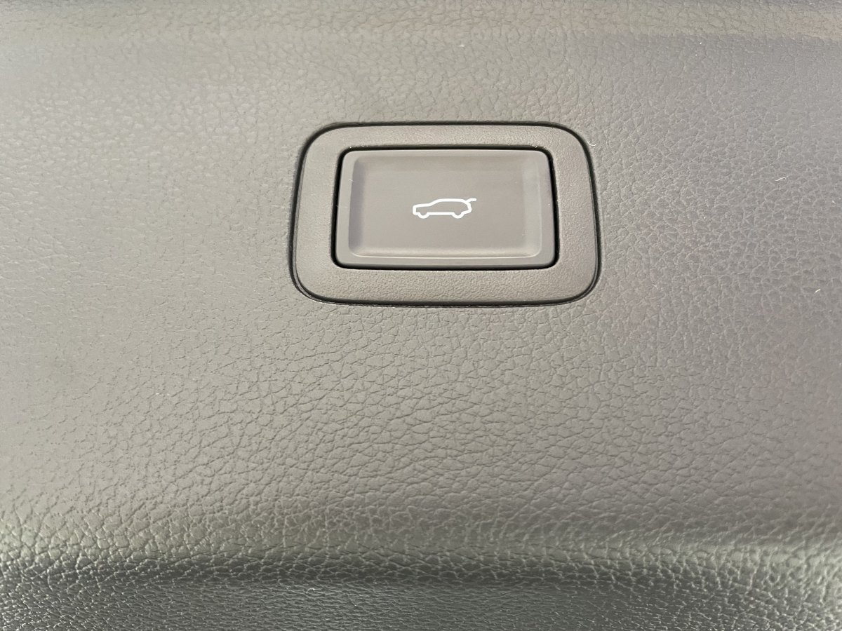 HongQi HS7 PHEV 2024 #21 HongQi HS7 PHEV 2024 car image #21