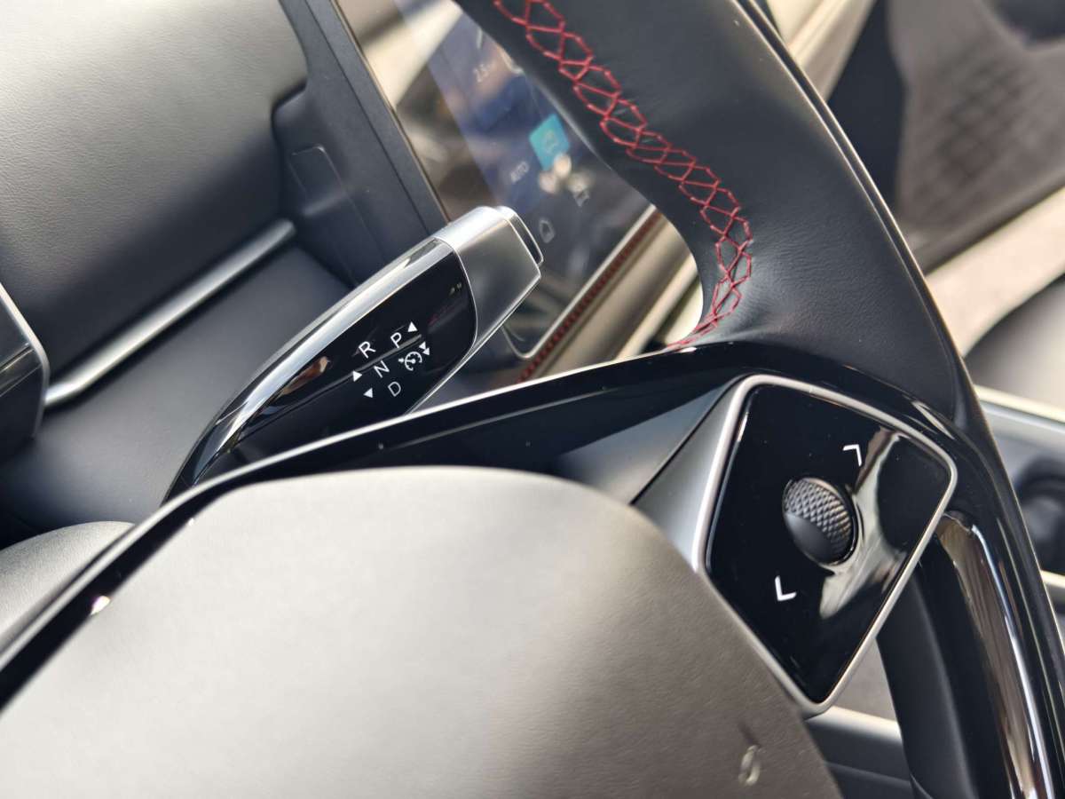 哪吒汽车 哪吒X 2024 #21 哪吒汽车 哪吒X 2024 汽车图片 #21