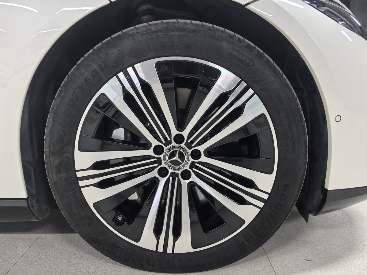 Mercedes-Benz EQS Class 2023 car image #21