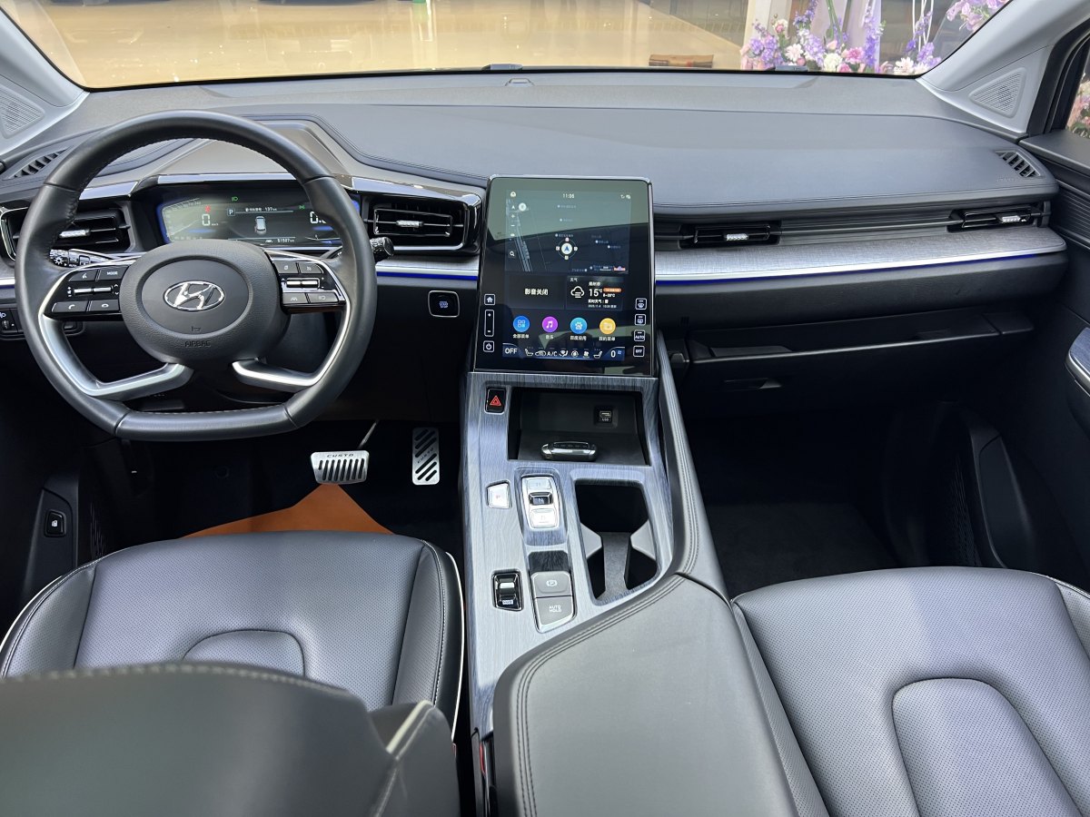 Hyundai Custo 2023 car image #21