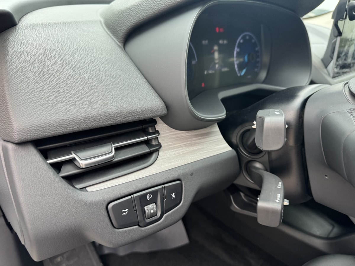 HongQi E-QM5 2024 car image #21