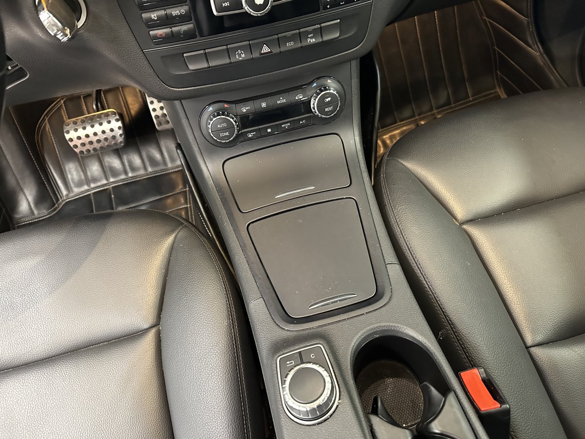 Mercedes-Benz B Class 2012 car image #21