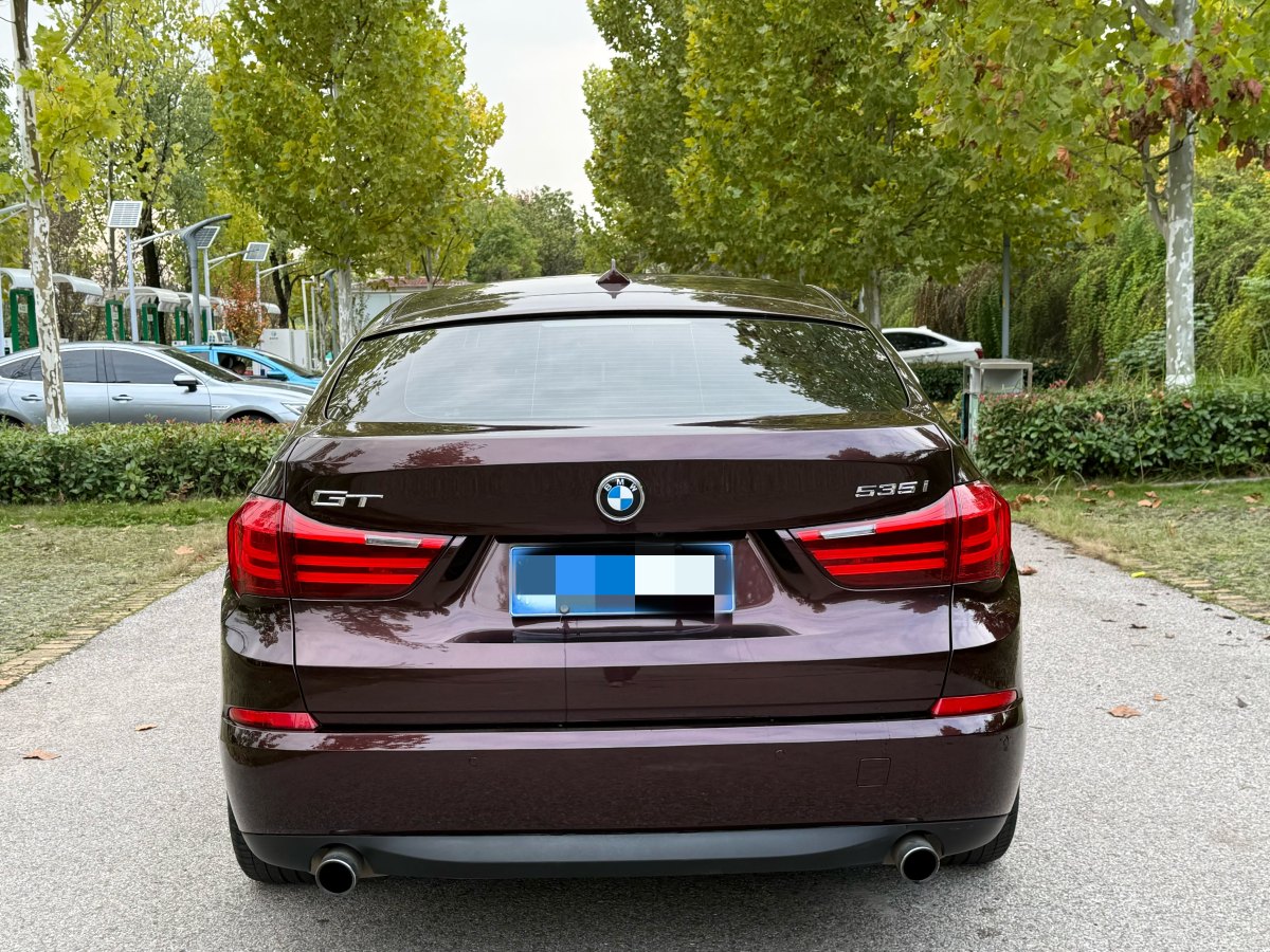 BMW 5 Series GT 2016 immagine di auto #21