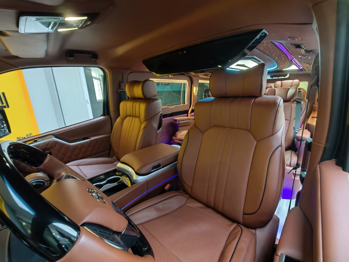 Toyota Granvia 2024 immagine di auto #21