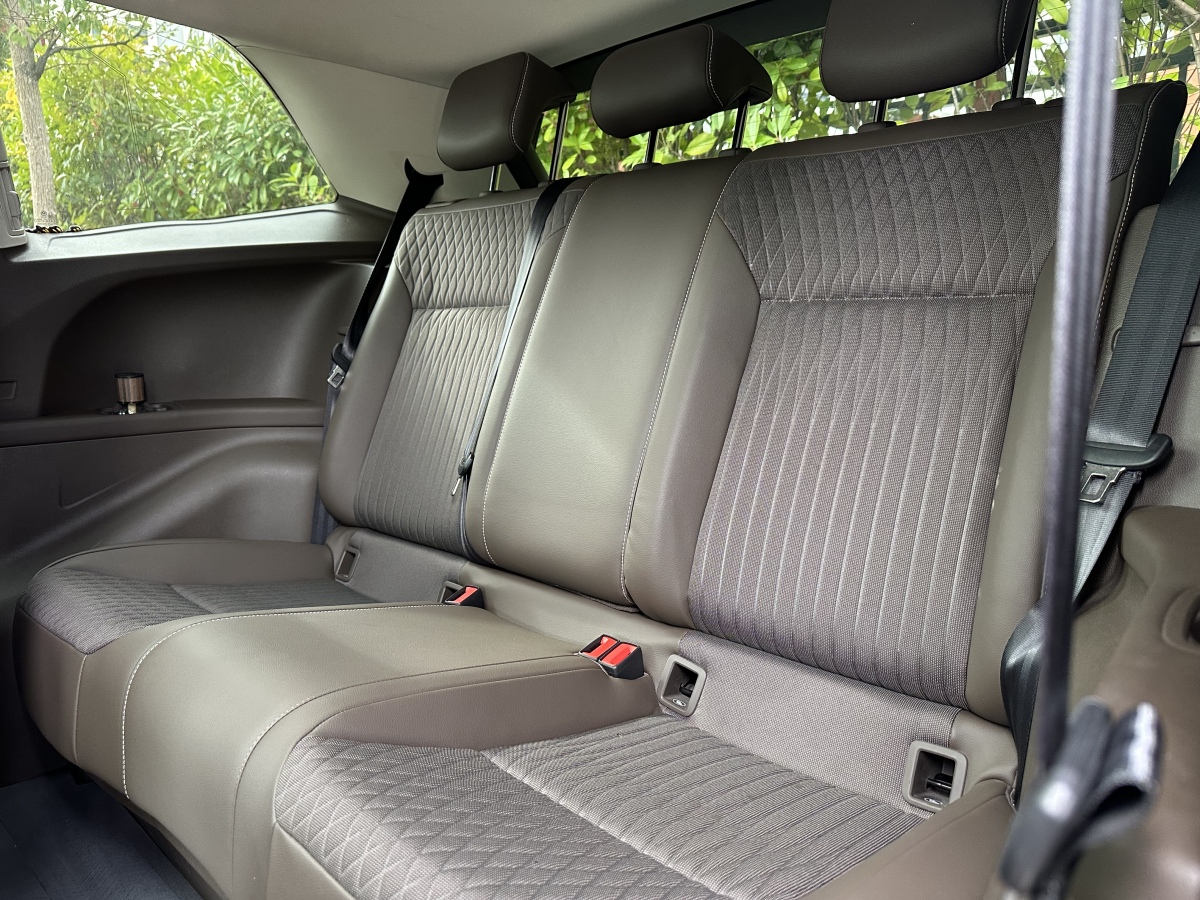 Volkswagen Viloran 2021 car image #21