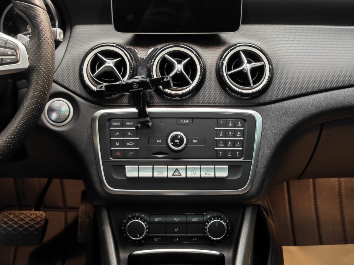 Mercedes-Benz GLA Class (Imported) 2019 #21 Mercedes-Benz GLA Class (Imported) 2019 immagine di auto #21