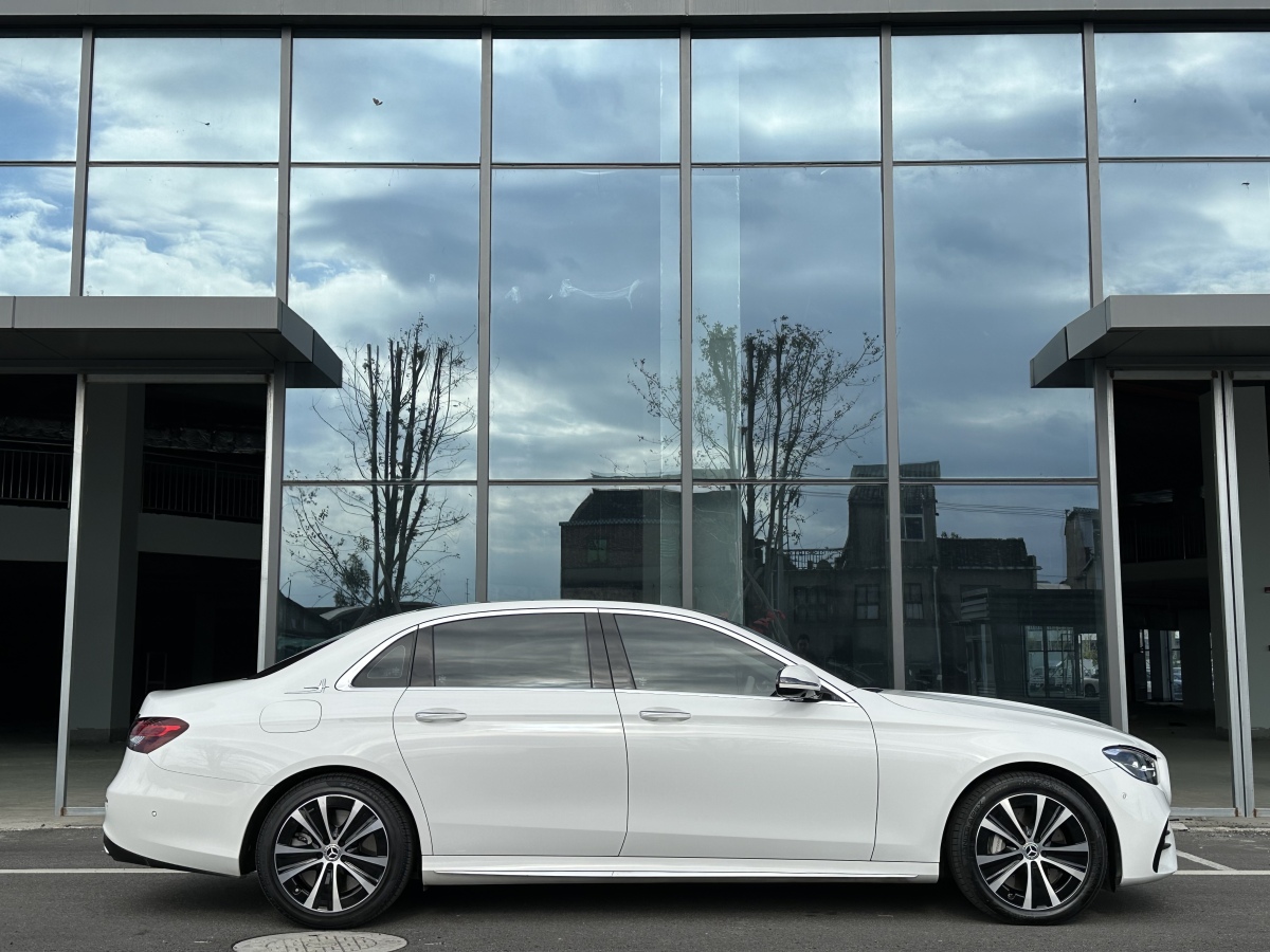 Mercedes-Benz E Class New Energy 2022 car image #21