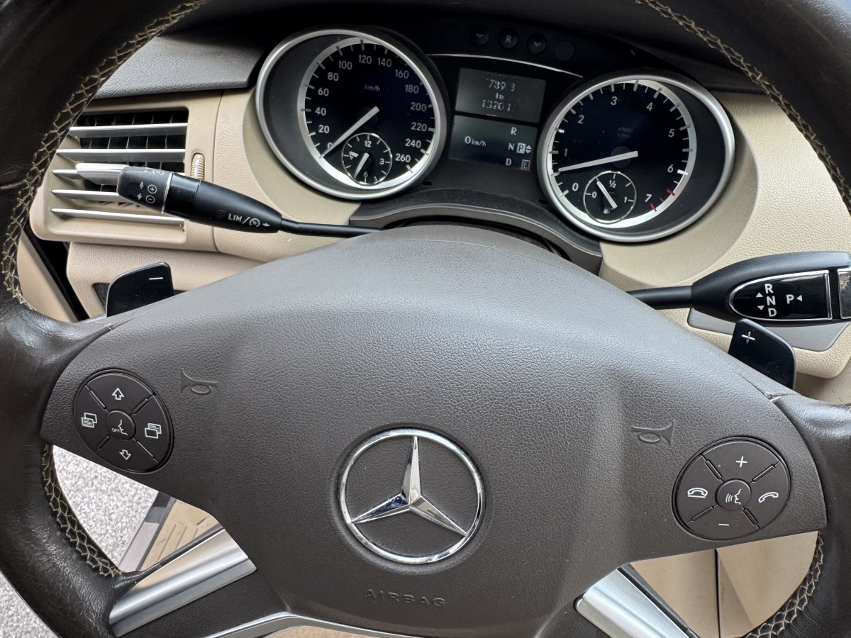 Mercedes-Benz R Class 2013 car image #21