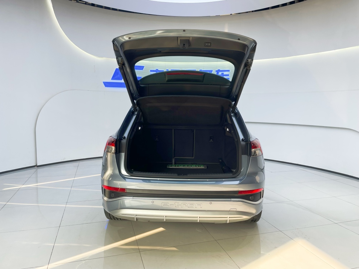 Audi Q4 e-tron 2023 #21 Audi Q4 e-tron 2023 صورة سيارة #21