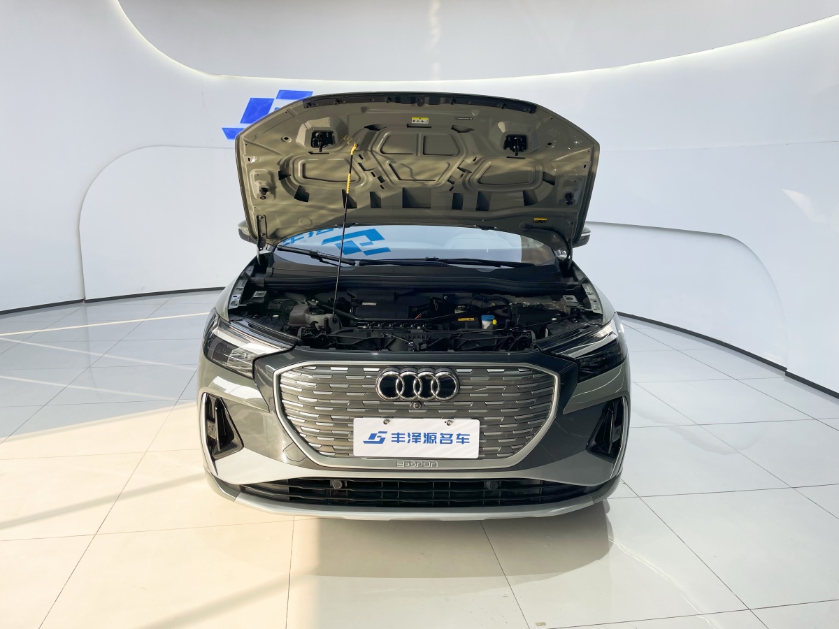 Audi Q4 e-tron 2024 immagine di auto #21