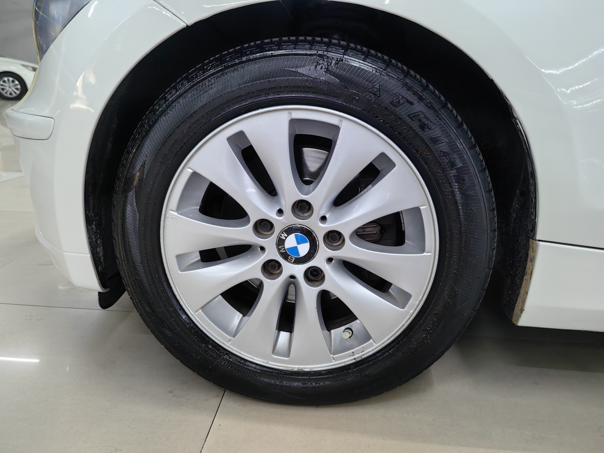 BMW 1 Series (Imported) 2011 car image #21