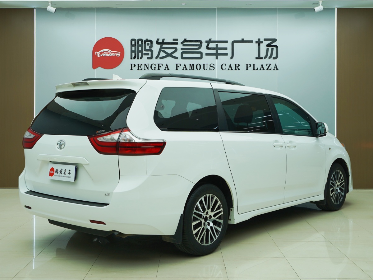 Toyota SIENNA 2018 car image #21