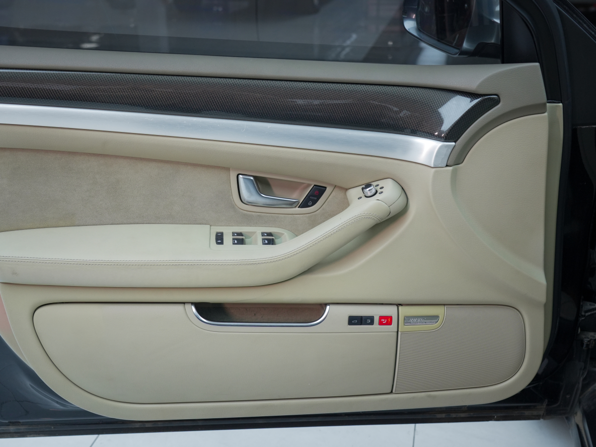 Audi S8 2009 car image #21