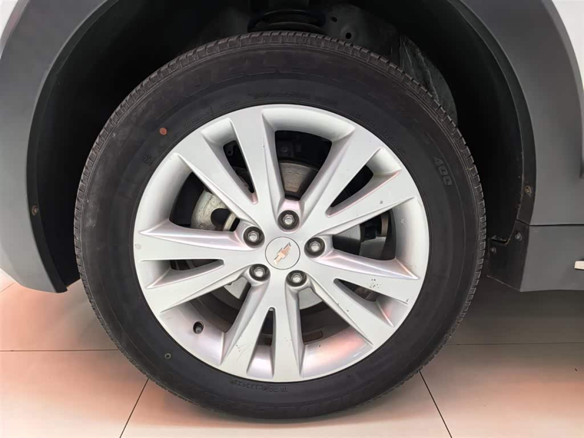 Chevrolet Captiva 2017 car image #21
