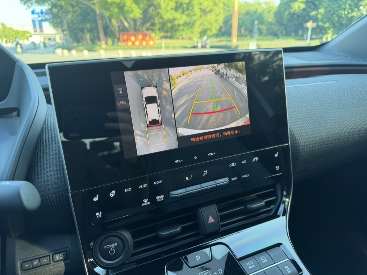 Toyota bZ4X 2022 изображение автомобиля #21