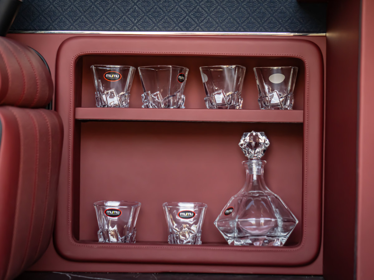 Toyota Hiace 2024 car image #21