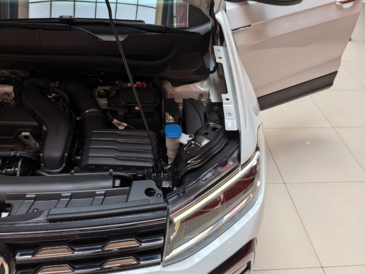 Volkswagen T-Cross 2024 car image #21