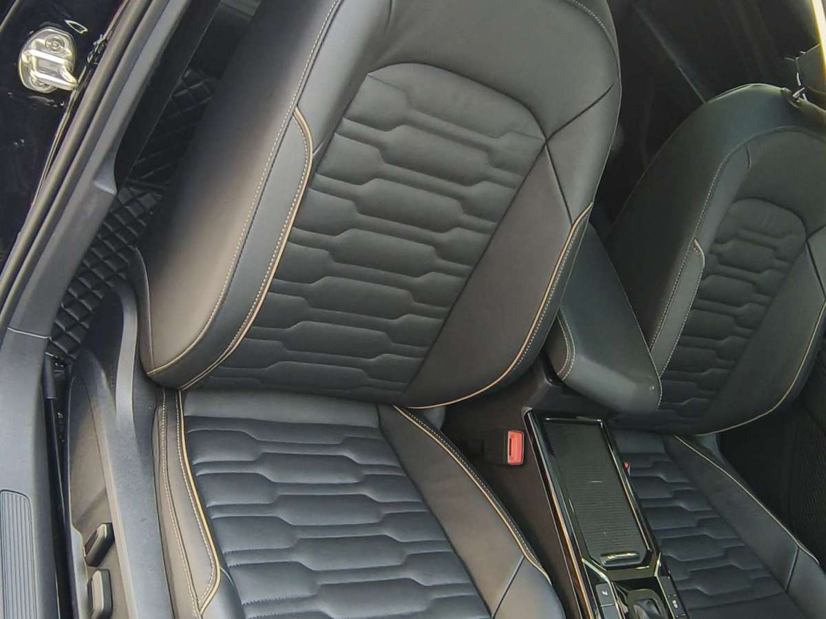 Volkswagen Passat 2020 car image #21