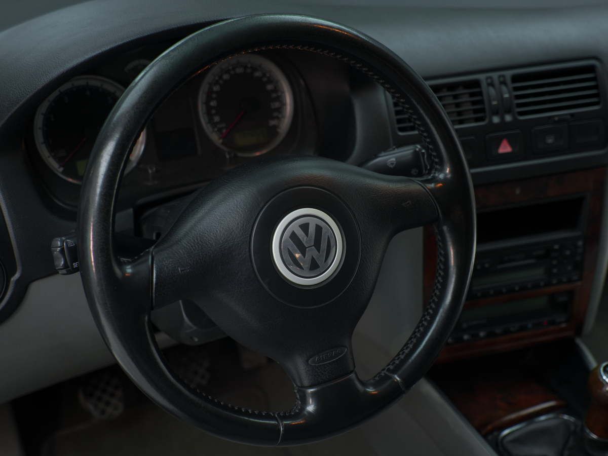 Volkswagen 2004 car image #21