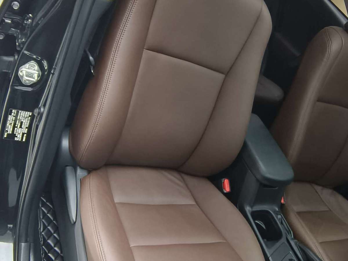 Toyota RAV4 2019 car image #21