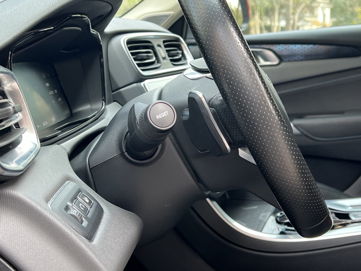 Lynk & Co 01 EM-P 2018 #21 Lynk & Co 01 EM-P 2018 car image #21