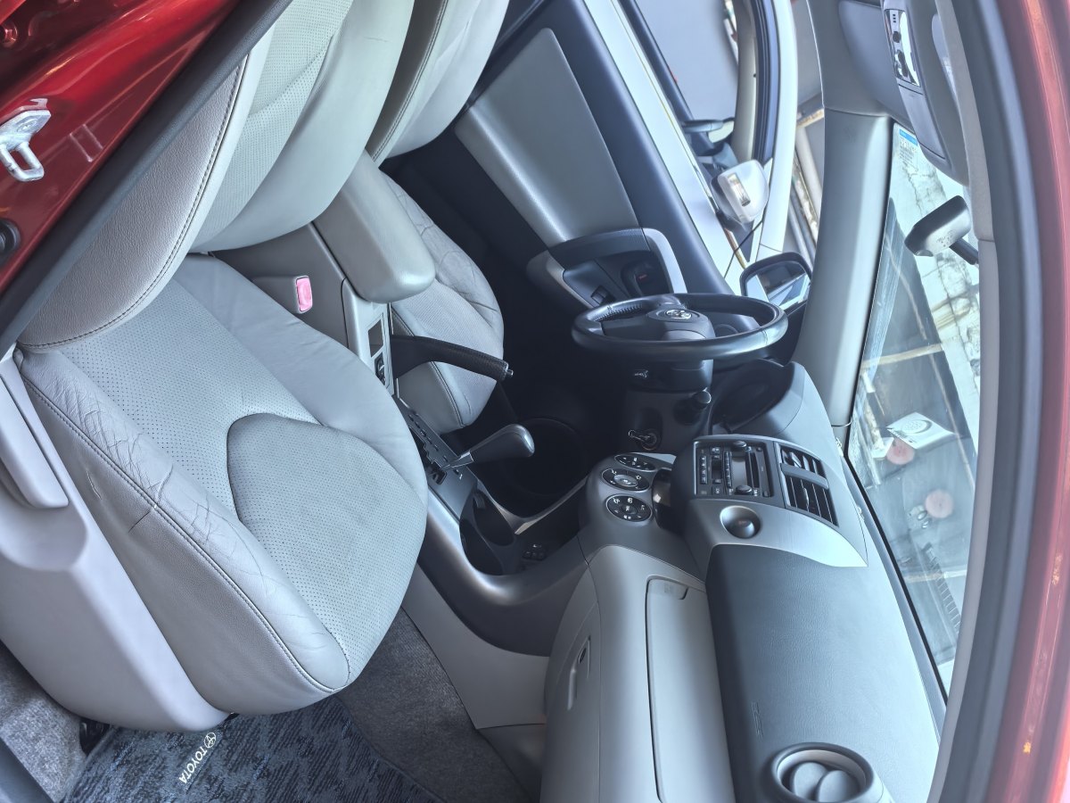 Toyota RAV4 (Imported) 2008 image de voiture #21