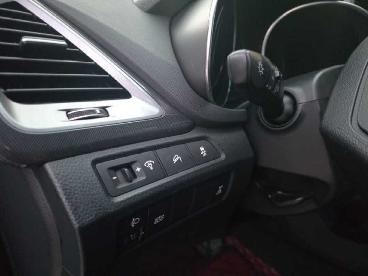 Hyundai Santa Fe 2014 car image #21