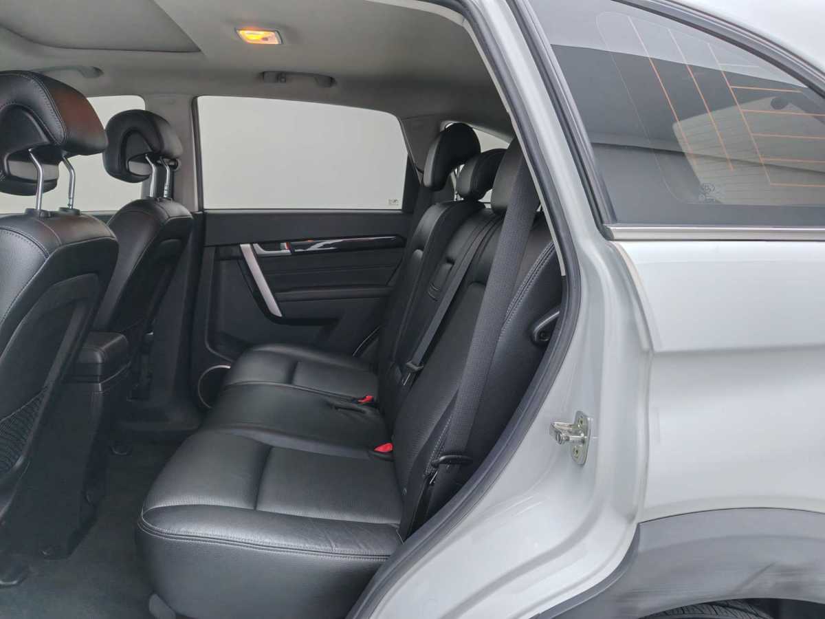 Chevrolet Captiva 2016 car image #21