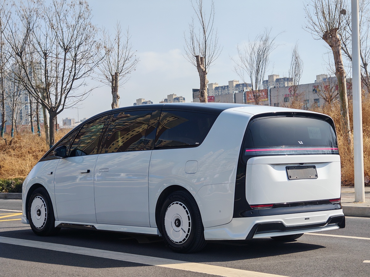 理想汽车 理想MEGA 2025 汽车图片 #21