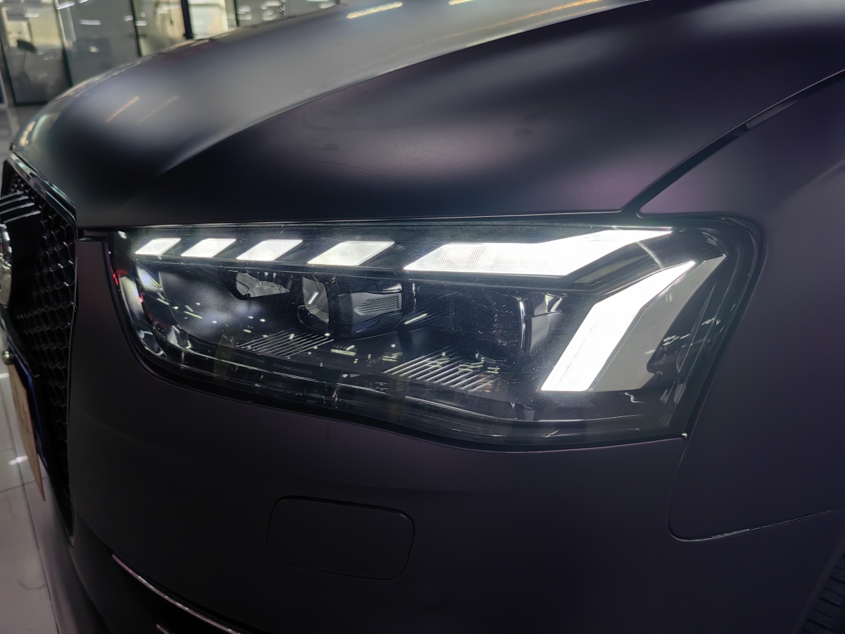 Audi 2012 car image #21