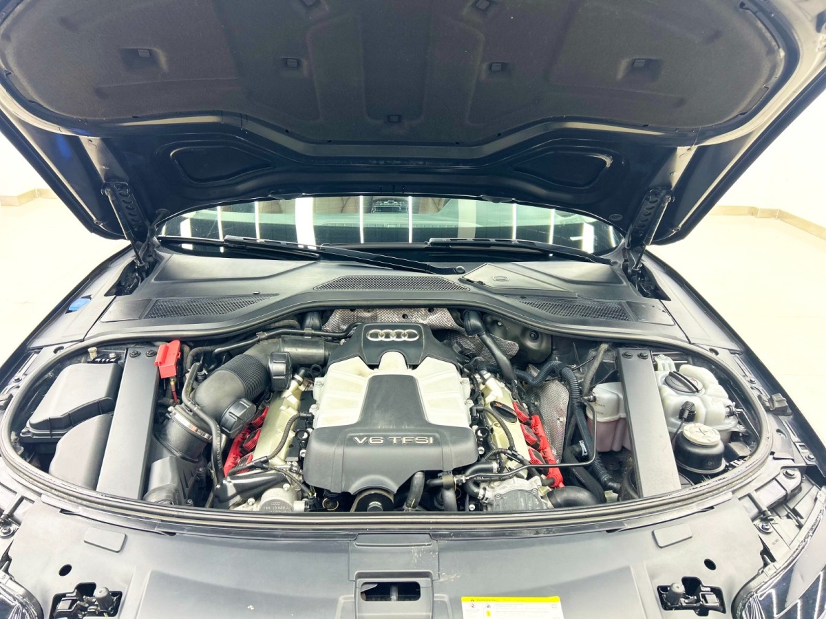 Audi A8 2012 car image #21