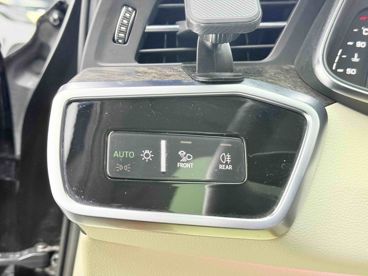 Audi A6L 2021 #21 Audi A6L 2021 car image #21