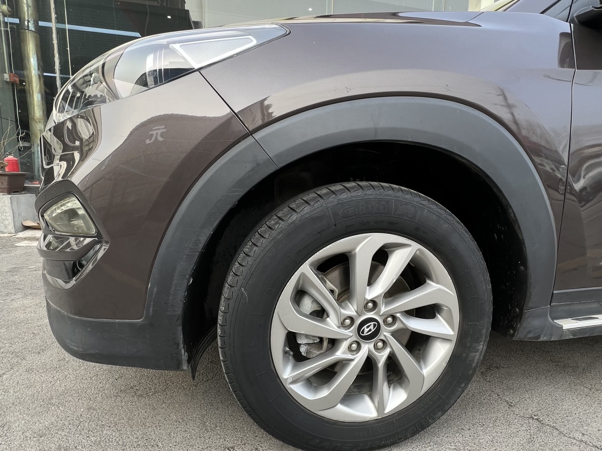 Hyundai Tucson 2017 immagine di auto #21