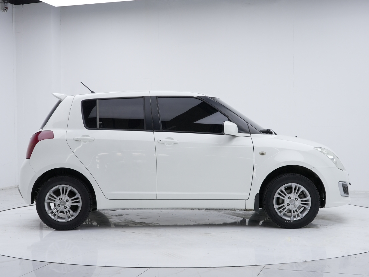 Suzuki Swift 2014 car image #21